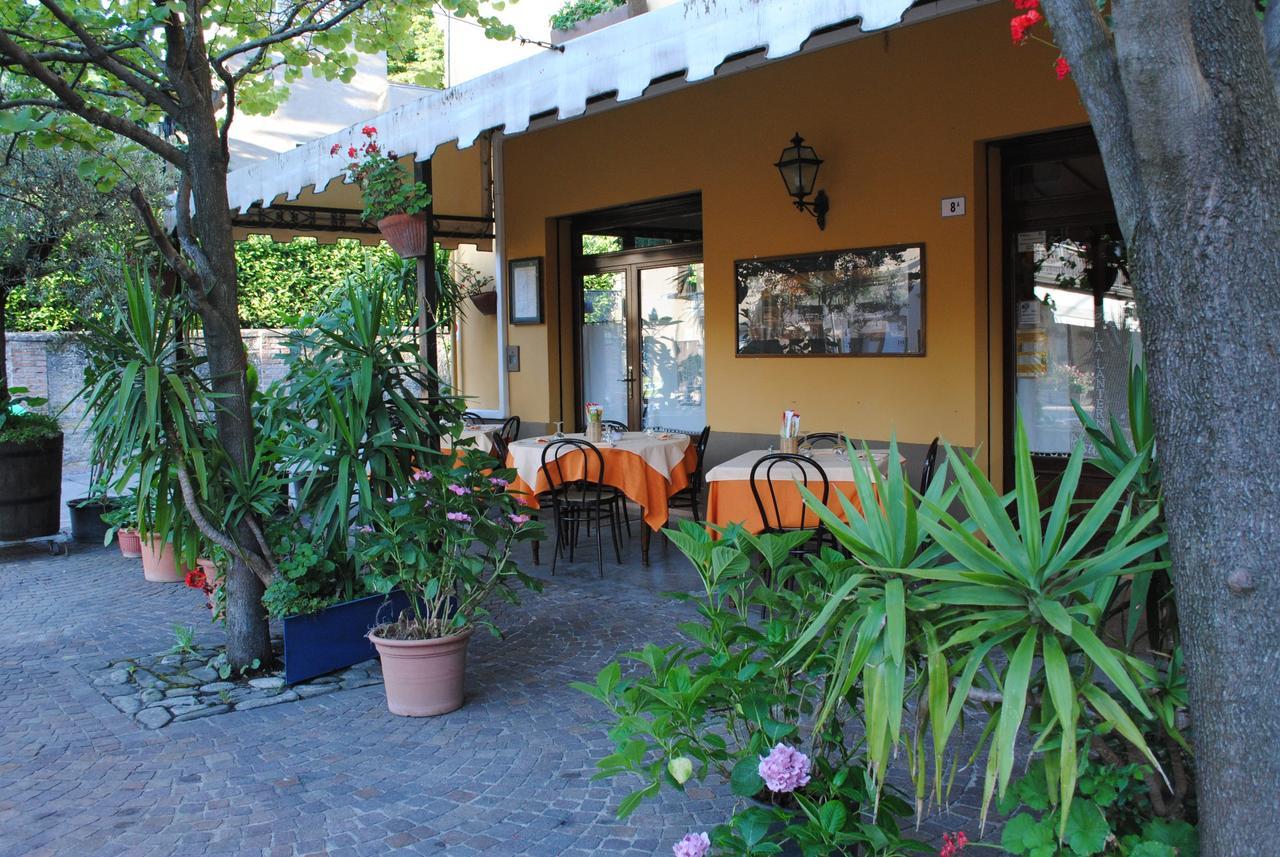 Hotel La Lanterna Di Guiglia Exterior foto